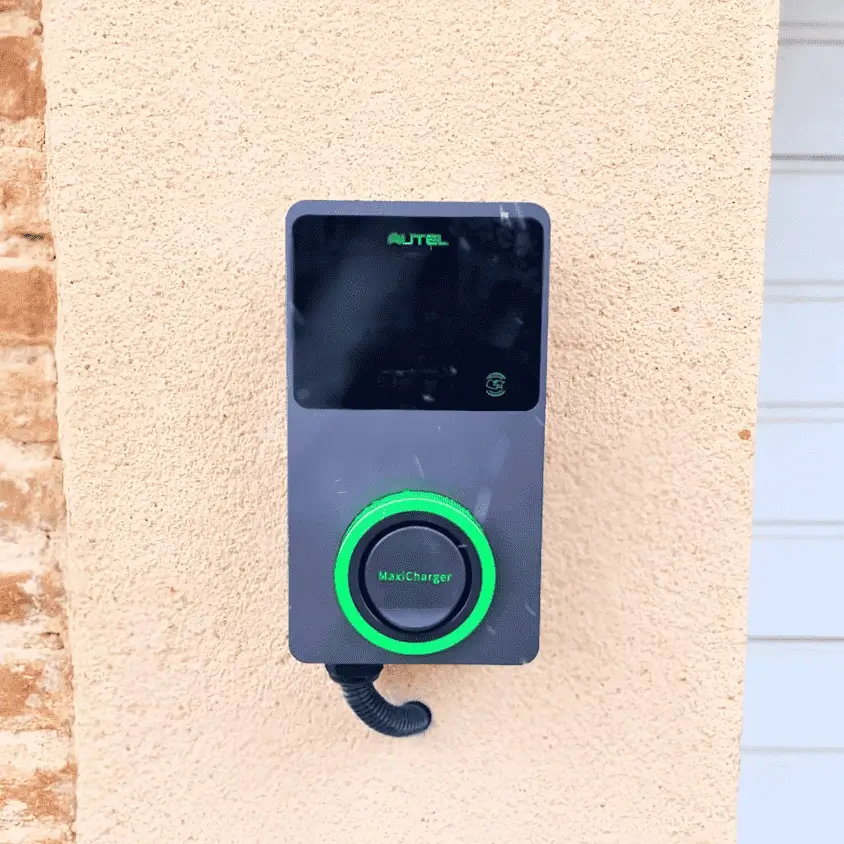 borne-recharge-autel-maxicharger-murale-valence